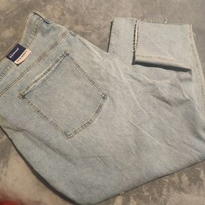 3/$48 Or $18 Each                  OLD NAVY WOMENS PLUS SIZE  Distressed Jeans